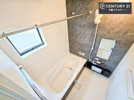 ���� �L�X�o�X�ň���̔������t���b�V���B�����L�΂���̂ŁA�����ɂ��������ƐZ����܂��ˁI�����̃o�X�^�C�����y���݂ɂȂ�܂��B