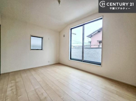 �m�� �o���R�j�[�ɖʂ��Ă���m���ł��B���邭�����肪����A���C����������ł��܂��I���N���āA�O�ɏo�Ĕw�L�т����[�ċz�����ǂ������}������邱�Ƃ��o�������ł��ˁI