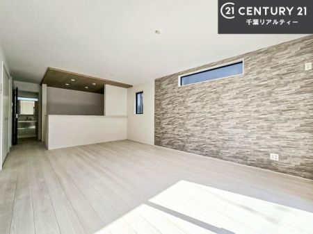 ���r���O �J�����̂���L�XLDK�I�\�t�@�[��_�C�j���O�e�[�u����u���Ă������ɂȂ�Ȃ��̂ŉ��K�ɉ߂����܂��I�R�~���j�P�[�V���������₷�����r���O�ł��I