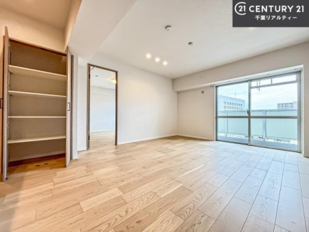 ���r���O �D�����z���܂肪���r���O����ł���ċ��S�n�̗ǂ���Ԃ����o���Ă���܂��I
���났�̎��Ԃ��߂����܂��I