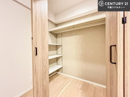 ���[ �E�H�[�N�C���N���[�[�b�g�t���ł��B��������̂��m���Ȃǂ����[���Ă��������ł��ˁI���ɂ���@�������ȂǋG�ߕ��̑傫�ȉƓd�����[�ł��܂��I