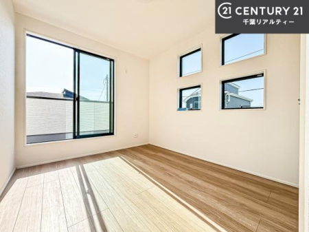 �m�� �o���R�j�[�ɖʂ��Ă���m���ł��B���邭�����肪����A���C����������ł��܂��I���N���āA�O�ɏo�Ĕw�L�т����[�ċz�����ǂ������}������邱�Ƃ��ł��܂��B