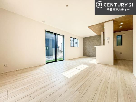 ���r���O �J�����̂���L�XLDK�I�\�t�@�[��_�C�j���O�e�[�u����u���Ă������ɂȂ�Ȃ��̂ŉ��K�ɉ߂����܂��I�R�~���j�P�[�V���������₷�����r���O�ł��I