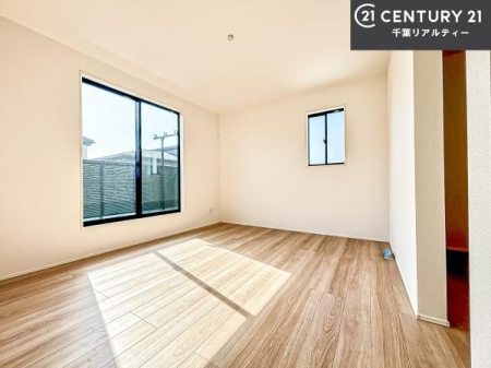 �Q�� �D���������������ޗm���́A���̖ڊo�߂��C�������ǂ������ł��ˁB���������Ԃ��������Ɖ߂������Ƃ��ł��܂��B�D�����F�����̃t���[�����O���ǂ�ȉƋ�ɂ��}�b�`���܂��I