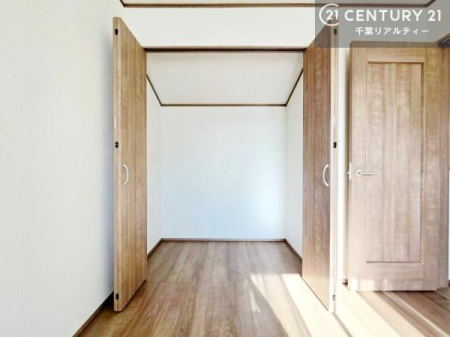 �q������ ���[�X�y�[�X�����Ă��܂��I�������X�b�L�����ڂ��鎖���ł��܂��ˁB
�Ƌ��I�΂Ȃ��V���v���ȃf�U�C���ׁ̈A�Ƌ��I�΂����C�ɓ���̋�ԍ�肪�ł������ł��ˁB