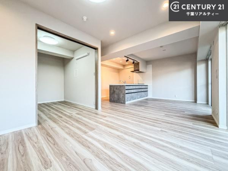 ���r���O �J�����̂���L�XLDK�I�\�t�@�[��_�C�j���O�e�[�u����u���Ă������ɂȂ�Ȃ��̂ŉ��K�ɉ߂����܂��I�R�~���j�P�[�V���������₷�����r���O�ł��I