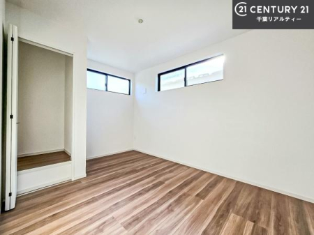 �Q�� �V���v���Ƀf�U�C������Ă��邽�߁A�Ƌ��I�т܂���I
���C�ɓ���̉Ƌ��u���Ă��낰���Ԃ���邱�Ƃ��ł��܂��B