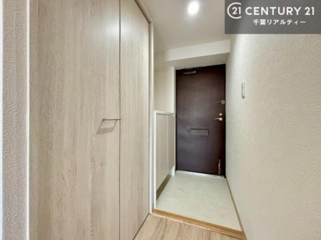 ���� �V���[�Y�{�b�N�X�t���Ȃ̂ŁA���ւ��Еt�����|�������₷���ł��I
�X�b�L���������ւŌ˂��J�����u�ԁA�������̂���S�n������Ԃ��o�}���Ă���܂��B