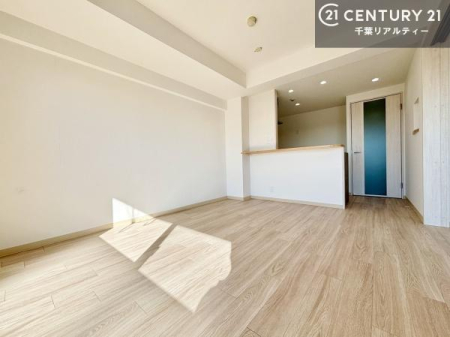 ���r���O �S�n�ǂ����r���O�͉Ƒ������R�ƏW�܂�܂��B�Ƒ��c�R�̎��Ԃ����������ł��B���Ƒ��ƁA����w�[���������Ԃ��߂��������ł��ˁB