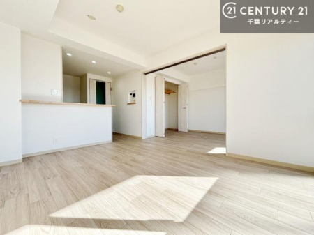 ���r���O �D�����z���܂肪���r���O����ł���ċ��S�n�̗ǂ���Ԃ����o���Ă���܂��I
���났�̎��Ԃ��߂����܂��I