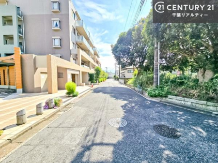 ���̑����n �����T���̂������E���v�]�E������ȂǁA���Ȃ�ƕ��ЃX�^�b�t�܂ł��\���t�����������I�s���Y�Ɋւ��邱�ƂȂ�A�ǂ̂悤�Ȃ��Ƃł����S���ӑΉ������Ē����܂��B
