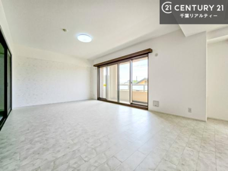 ���r���O �D�����z���܂肪���r���O����ł���ċ��S�n�̗ǂ���Ԃ����o���Ă���܂��I
���났�̎��Ԃ��߂����܂��I