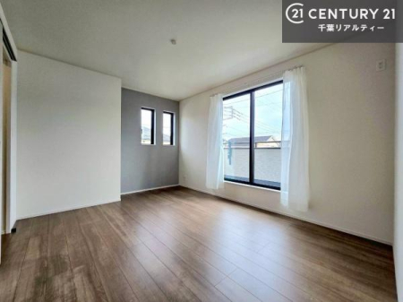 �Q�� �o���R�j�[�ɖʂ����m���́A���炩�Ȓ������������ސS�n�悢��ԁB�u�₩�Ȍ��ɕ�܂�ċC�����悭�ڊo�߂��邽�߁A�Q���ɍœK�Ȃ������ł��B���̊��C�₨�z�c���������K�ɍs���܂��B