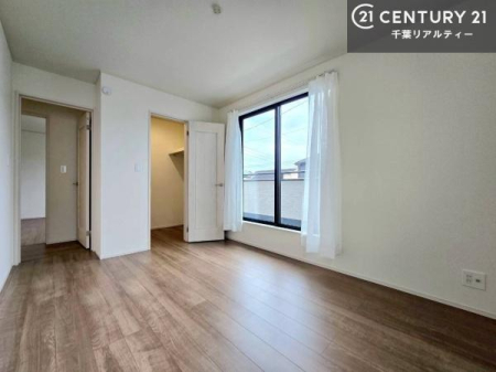 �m�� ���[�X�y�[�X�����Ă��܂��I�������X�b�L�����ڂ��鎖���ł��܂��ˁB
�Ƌ��I�΂Ȃ��V���v���ȃf�U�C���ׁ̈A�Ƌ��I�΂����C�ɓ���̋�ԍ�肪�ł������ł��ˁB