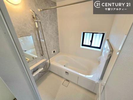 ���� �L�X�o�X�ň���̔������t���b�V���B�����L�΂���̂ŁA�����ɂ��������ƐZ����܂��ˁI�����̃o�X�^�C�����y���݂ɂȂ�܂��B