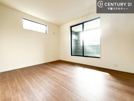 �Q�� �o���R�j�[�ɖʂ��Ă���m���ł��B���邭�����肪����A���C����������ł��܂��I���N���āA�O�ɏo�Ĕw�L�т����[�ċz�����ǂ������}������邱�Ƃ��ł��܂��B