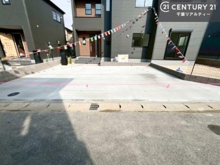 ���ԏ� ���ԃX�y�[�X��3�䕪����܂��I�Z�J���h�J�[�͂������A�o�C�N�⎩�]�ԂȂǂ��u���ꏊ�ɍ���܂���B