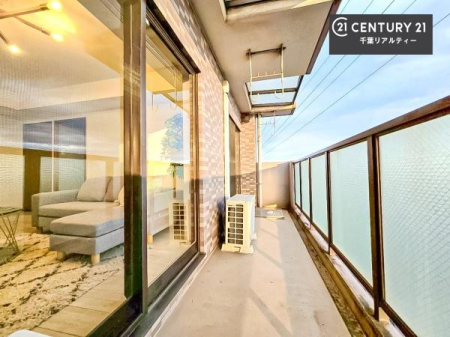 �o���R�j�[ �z�����ӂ�������o���R�j�[�́A�L�X�Ƃ��Ă���A���󕨂������悭���������łȂ��A�A������Ă���A�Ǐ���e�B�[�^�C�����y���ތe���̏�Ƃ��Ă��������߂ł��B