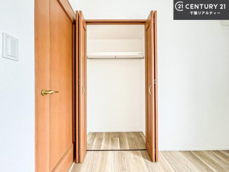 ���[ ���[�͂ɗD��Ă��邩�炱���A�]�v�ȃ��m��\�ɏo�����A�C���e���A��������L�[�v�ł��܂��B�V���v���Ő������ꂽ��Ԃ����y���݂��������B