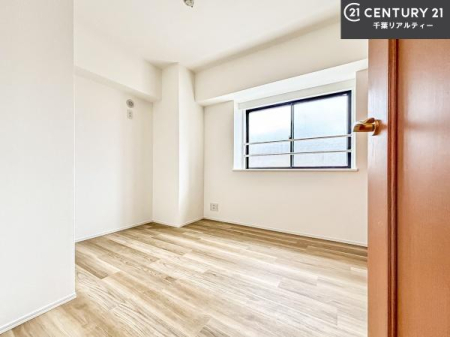 �m�� �V���v���Ƀf�U�C������Ă��邽�߁A�Ƌ��I�т܂���I
���C�ɓ���̉Ƌ��u���Ă��낰���Ԃ���邱�Ƃ��ł��܂��B