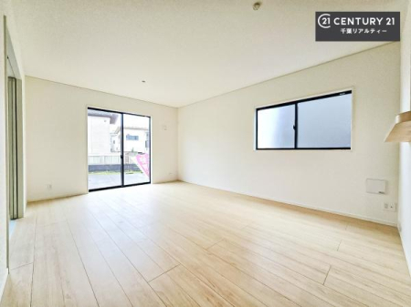 ���r���O �D�����z���܂肪���r���O����ł���ċ��S�n�̗ǂ���Ԃ����o���Ă���܂��I
���났�̎��Ԃ��߂����܂��I