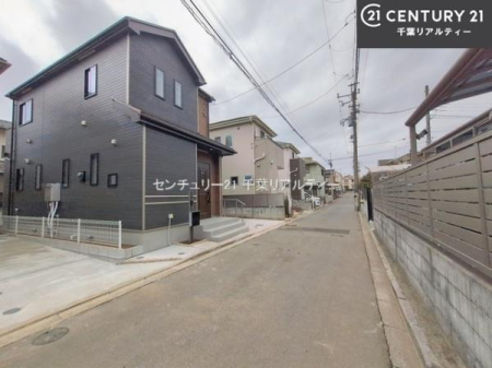 �O�ʓ��H�܂ތ��n�ʐ^ �O�ʓ��H��4���I�z����ǍD�ȗ��n�ł��B
�Ԍɓ��ꂪ���ȕ������S�ł��ˁB