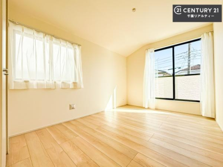 �Q�� �o���R�j�[�ɖʂ��Ă���m���ł��B���邭�����肪����A���C����������ł��܂��I���N���āA�O�ɏo�Ĕw�L�т����[�ċz�����ǂ������}������邱�Ƃ��ł��܂��B