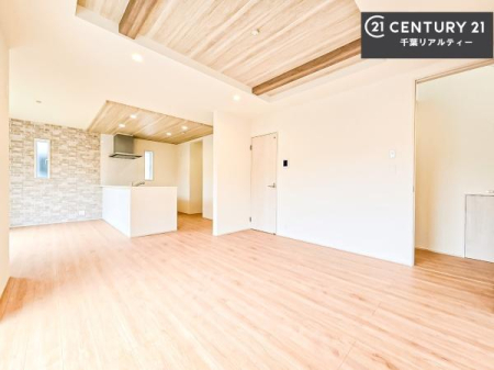 ���r���O �J�����̂���L�XLDK�I�\�t�@�[��_�C�j���O�e�[�u����u���Ă������ɂȂ�Ȃ��̂ŉ��K�ɉ߂����܂��I�R�~���j�P�[�V���������₷�����r���O�ł��I