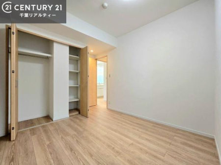 �m�� �L�x�Ȏ��[�X�y�[�X�ŁA�Z��Ԃ�������B
��������}���A��������Ԃ�ۂĂ���[�[���̏Z�܂��ł��B