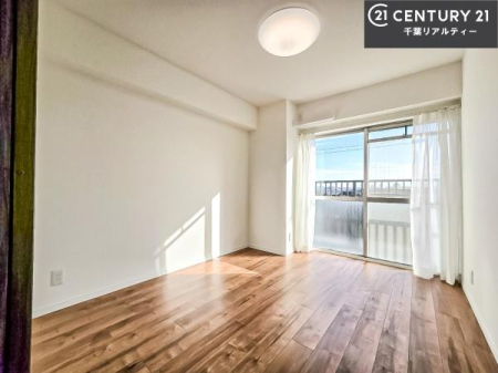 �Q�� �o���R�j�[�ɖʂ��Ă���m���ł��B���邭�����肪����A���C����������ł��܂��I���N���āA�O�ɏo�Ĕw�L�т����[�ċz�����ǂ������}������邱�Ƃ��ł��܂��B