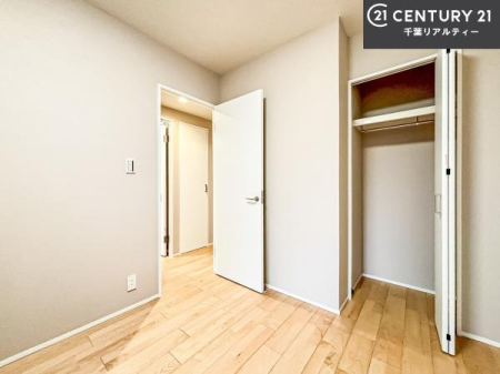 �Q�� �D���������������ޗm���́A���̖ڊo�߂��C�������ǂ������ł��ˁB���������Ԃ��������Ɖ߂������Ƃ��ł��܂��B�D�����F�����̃t���[�����O���ǂ�ȉƋ�ɂ��}�b�`���܂��I