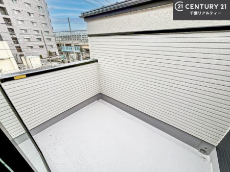 �o���R�j�[ �z������̗ǂ��o���R�j�[�ŁA�����󕨂��悭���������ł��ˁI
���V�C�̗ǂ����ɂ̓o���R�j�[�֏o�ă��t���b�V������̂��C�����悳�����ł��B