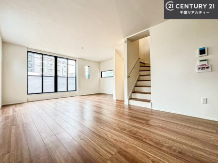 ���r���O �S�n�ǂ����r���O�͉Ƒ������R�ƏW�܂�܂��B�Ƒ��c�R�̎��Ԃ����������ł��B���Ƒ��ƁA����w�[���������Ԃ��߂��������ł��ˁB