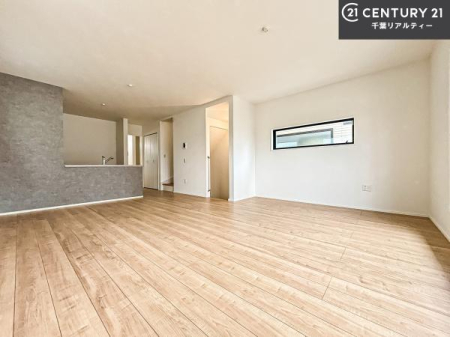 ���r���O �D�����z���܂肪���r���O����ł���ċ��S�n�̗ǂ���Ԃ����o���Ă���܂��I
���났�̎��Ԃ��߂����܂��I