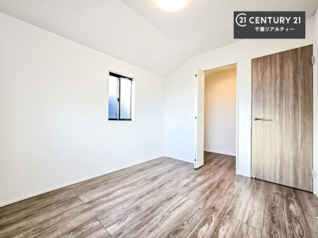 �q������ �V���v���Ƀf�U�C������Ă��邽�߁A�Ƌ��I�т܂���I
���C�ɓ���̉Ƌ��u���Ă��낰���Ԃ���邱�Ƃ��ł��܂��B
