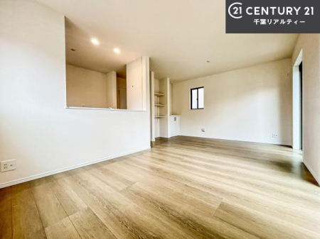 ���r���O �D�����z���܂肪���r���O����ł���ċ��S�n�̗ǂ���Ԃ����o���Ă���܂��I
���났�̎��Ԃ��߂����܂��I