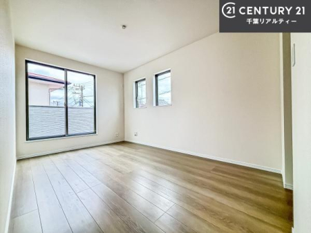 �m�� �o���R�j�[�ɖʂ��Ă���m���ł��B���邭�����肪����A���C����������ł��܂��I���N���āA�O�ɏo�Ĕw�L�т����[�ċz�����ǂ������}������邱�Ƃ��ł��܂��B