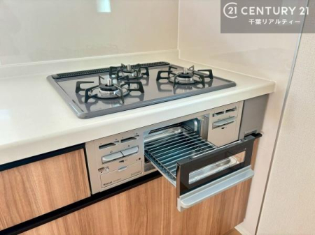 �L�b�`�� �R�����͎O������̂ł������̓����i�s���ł��܂��B
�������O�����t���ł��B�����X�y�[�X���L�X���Ă���׍�Ƃ����₷���I