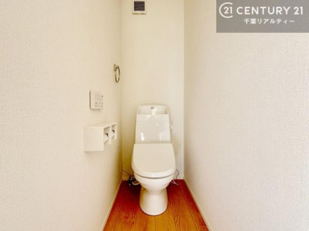 �g�C�� �������֍��ɂ��A�~��͕֍����g�����ł���̂ŗ₽���֍��ɍ��炸�ɍςފ������d�l�ł��I�V���v���ȃJ���[����Ƃ��Ă���̂ŁA������ꂪ���₷���ł��B