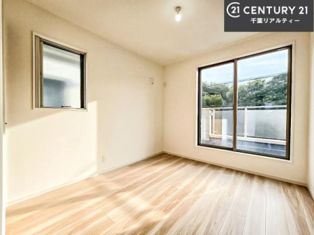 �m�� �o���R�j�[�ɖʂ��Ă���m���ł��B���邭�����肪����A���C����������ł��܂��I���N���āA�O�ɏo�Ĕw�L�т����[�ċz�����ǂ������}������邱�Ƃ��ł��܂��B