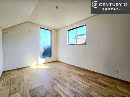 �m�� �o���R�j�[�ɖʂ��Ă���m���ł��B���邭�����肪����A���C����������ł��܂��I���N���āA�O�ɏo�Ĕw�L�т����[�ċz�����ǂ������}������邱�Ƃ��ł��܂��B