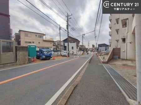 �O�ʓ��H�܂ތ��n�ʐ^ �O�ʓ��H��8���~4���I
�Ԍɓ��ꂪ���ȕ������S�ł��ˁB