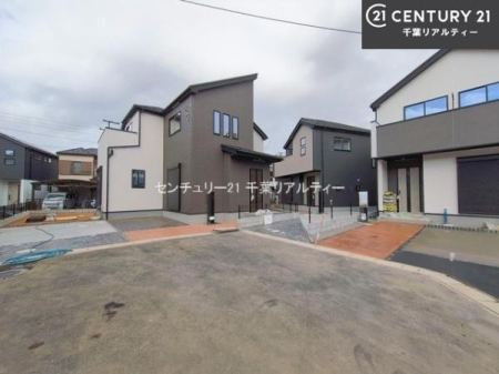 �O�ʓ��H�܂ތ��n�ʐ^ �O�ʓ��H��6���I�z����ǍD�ȗ��n�ł��B
�Ԍɓ��ꂪ���ȕ������S�ł��ˁB