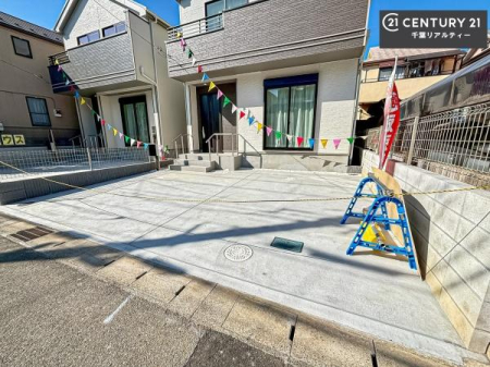 ���ԏ� ���ԃX�y�[�X��2�䕪����܂��I�Z�J���h�J�[�͂������A�o�C�N�⎩�]�ԂȂǂ��u���ꏊ�ɍ���܂���B