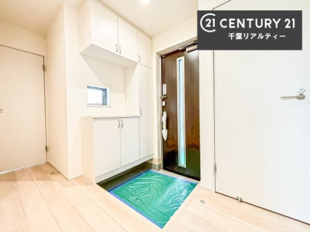 ���� �V���[�Y�{�b�N�X�t���Ȃ̂ŁA���ւ��Еt�����|�������₷���ł��I
�X�b�L���������ւŌ˂��J�����u�ԁA�������̂���S�n������Ԃ��o�}���Ă���܂��B