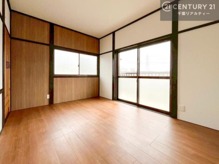 �q������ �����炽���Ղ��������A���ʂ����ǍD�Ȃ��߁A���K�ɉ߂������Ԃł��B
�q�ǂ������Ƃ��Ă��œK�ŁA�w�K�X�y�[�X��V�я�Ƃ��Ă����p�ł��܂��B