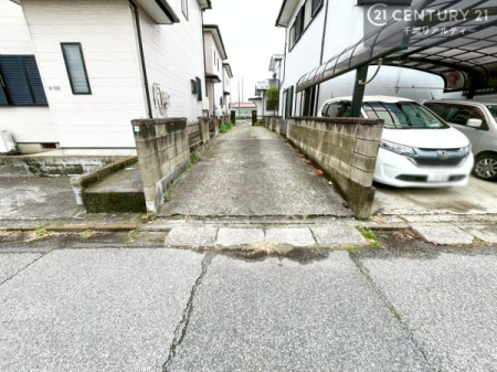 ���ԏ� ���ԃX�y�[�X��2�䕪����܂��I�Z�J���h�J�[�͂������A�o�C�N�⎩�]�ԂȂǂ��u���ꏊ�ɍ���܂���B