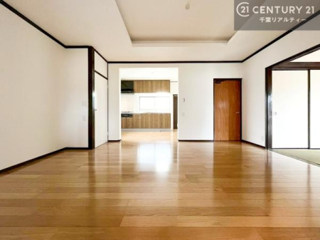 ���r���O �D�����z���܂肪���r���O����ł���ċ��S�n�̗ǂ���Ԃ����o���Ă���܂��I
���났�̎��Ԃ��߂����܂��I