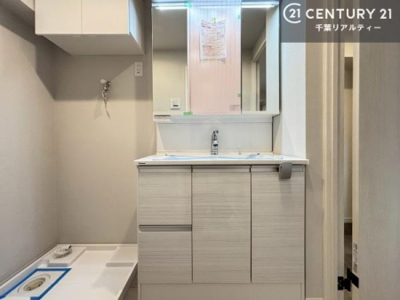 ���ʑ�E���ʏ� �O�ʋ��d�l�̐��ʏ��́A�g�����Ȃ݂����₷������I���͎��[�ɂȂ��Ă��܂��B�h���C���[�₨���ϓ����Еt������̂Ő��ʑ������X�b�L���ƌ����邱�Ƃ��o���܂��I