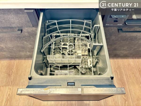 �L�b�`�� �H��@�t���̃L�b�`���ł��I�Z���������r��h�~�Ƃ��đ�ϊ��􂷂�֗��Ȏd�l�ł��I�r���g�C���Ȃ̂ŃL�b�`���̏ꏊ����炸�����X�y�[�X���L���g�����Ƃ��o���܂��I